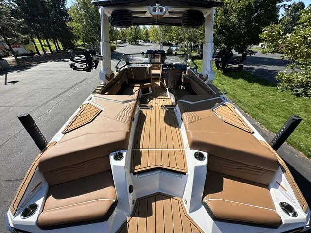Slide: The Image of Nautique Super Air Nautique G23 2026 - 24