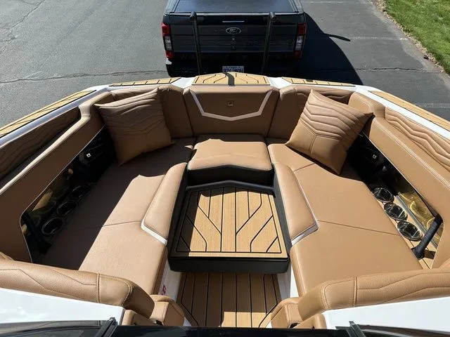 Slide: The Image of Nautique Super Air Nautique G23 2026 - 56