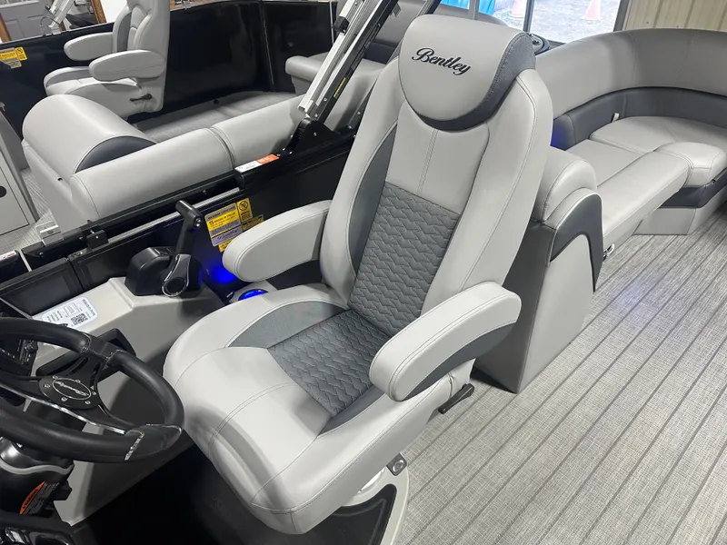 Slide: The Image of Bentley Pontoons Elite 223 Admiral 200HP Quad Lounge Tritoon 2025 - 24