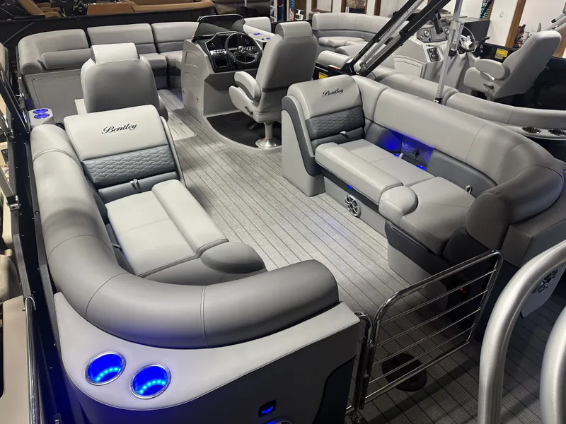 Slide: The Image of Bentley Pontoons Elite 223 Admiral 200HP Quad Lounge Tritoon 2025 - 35