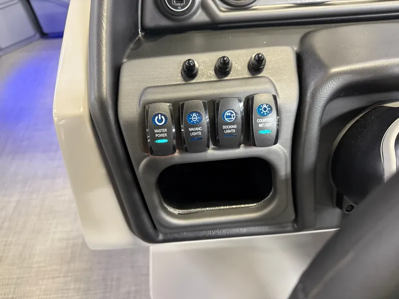 Slide: The Image of Bentley Pontoons Legacy 200 Navigator Quad Lounge & Honda 4-Stroke EFI 2025 - 14