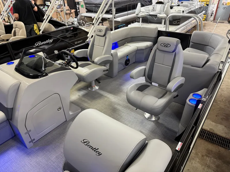 Slide: The Image of Bentley Pontoons Legacy 200 Navigator Quad Lounge & Honda 4-Stroke EFI 2025 - 3