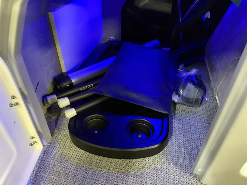 Slide: The Image of Bentley Pontoons Legacy 200 Navigator Quad Lounge & Honda 4-Stroke EFI 2025 - 30