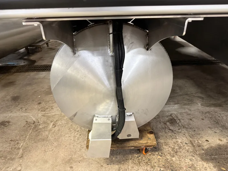 Slide: The Image of Bentley Pontoons Legacy 200 Navigator Quad Lounge & Honda 4-Stroke EFI 2025 - 32