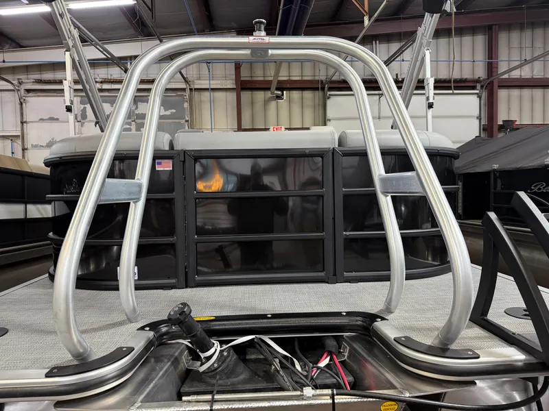 Slide: The Image of Bentley Pontoons Legacy 200 Navigator Quad Lounge & Honda 4-Stroke EFI 2025 - 34