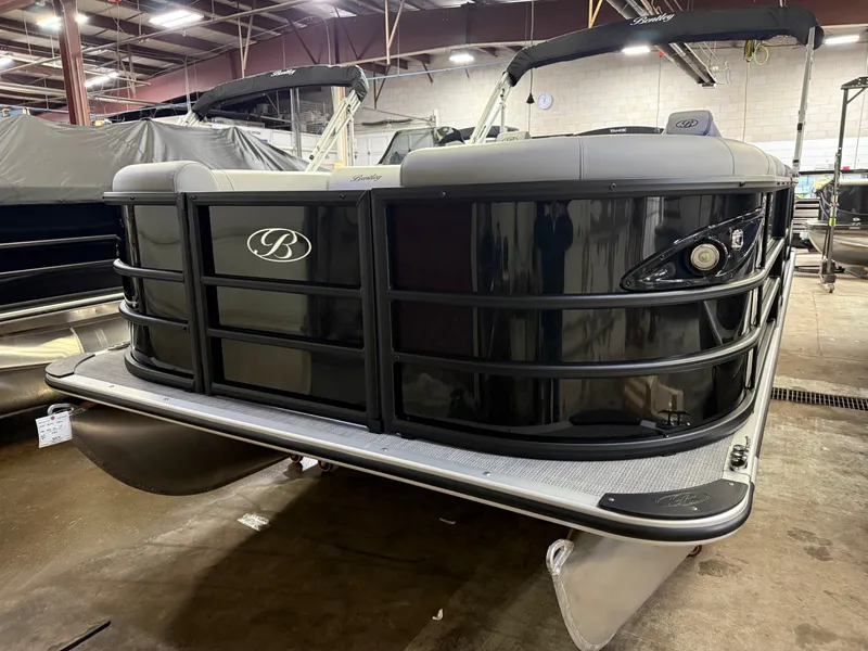 Slide: The Image of Bentley Pontoons Legacy 200 Navigator Quad Lounge & Honda 4-Stroke EFI 2025 - 36