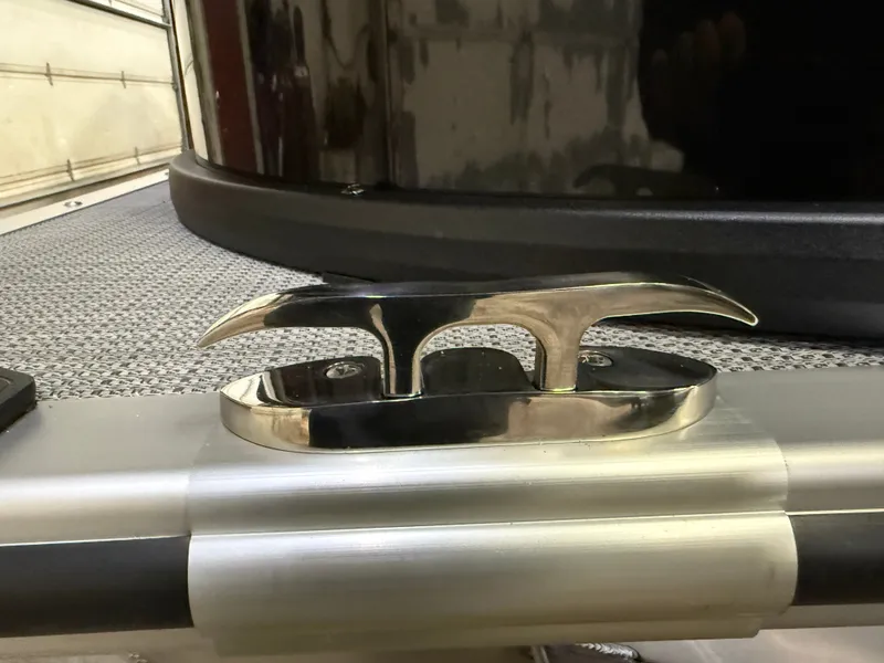 Slide: The Image of Bentley Pontoons Legacy 200 Navigator Quad Lounge & Honda 4-Stroke EFI 2025 - 38