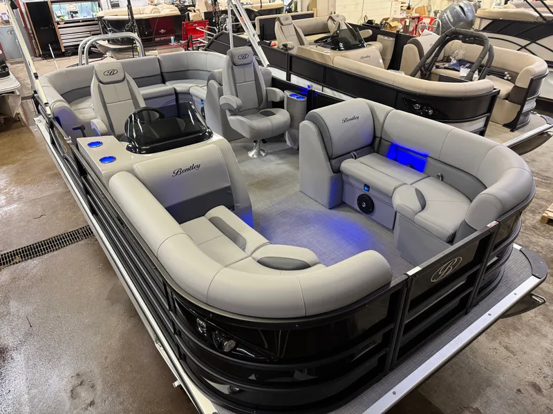 Slide: The Image of Bentley Pontoons Legacy 200 Navigator Quad Lounge & Honda 4-Stroke EFI 2025 - 43