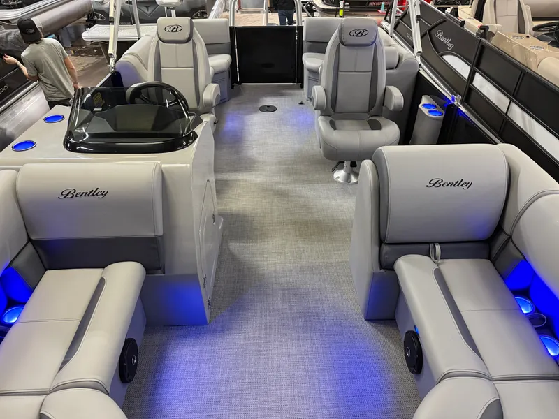 Slide: The Image of Bentley Pontoons Legacy 200 Navigator Quad Lounge & Honda 4-Stroke EFI 2025 - 7