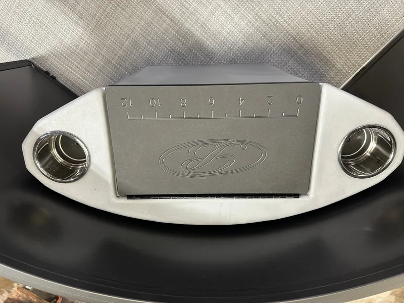 Slide: The Image of Bentley Pontoons Fish 200 Center Walkthrough & Honda 4-Stroke EFI 2025 - 14