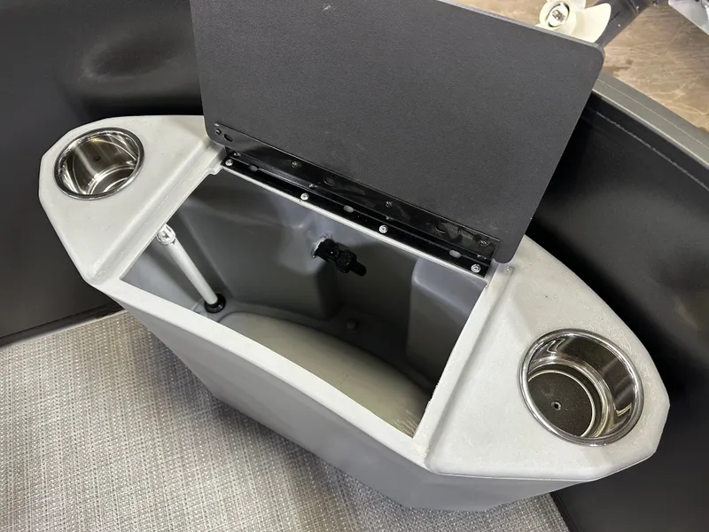 Slide: The Image of Bentley Pontoons Fish 200 Center Walkthrough & Honda 4-Stroke EFI 2025 - 16