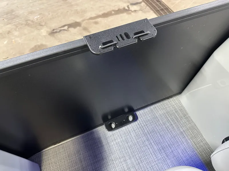 Slide: The Image of Bentley Pontoons Fish 200 Center Walkthrough & Honda 4-Stroke EFI 2025 - 20