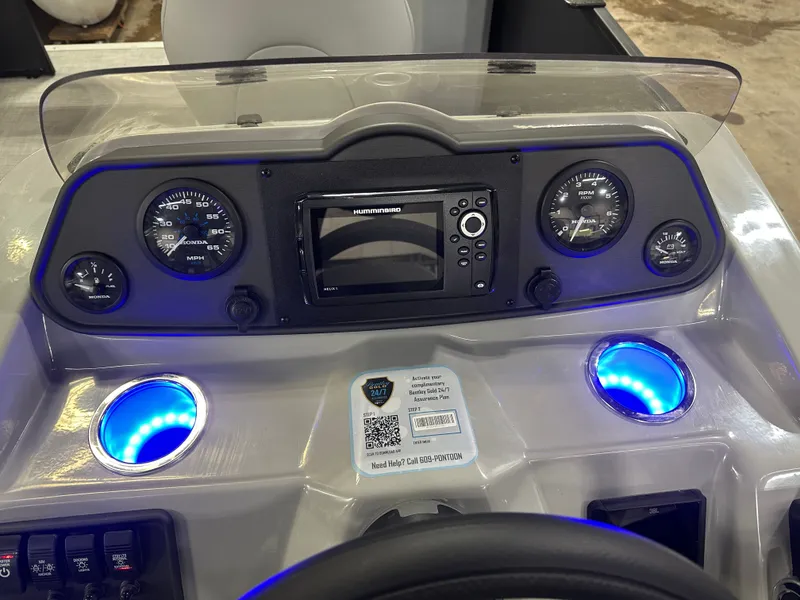 Slide: The Image of Bentley Pontoons Fish 200 Center Walkthrough & Honda 4-Stroke EFI 2025 - 28