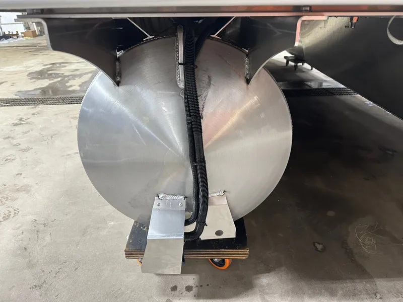 Slide: The Image of Bentley Pontoons Fish 200 Center Walkthrough & Honda 4-Stroke EFI 2025 - 54