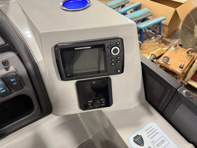 Slide: The Image of Bentley Pontoons Legacy 220 Navigator Quad Lounge & Honda 4-Stroke EFI 2025 - 15