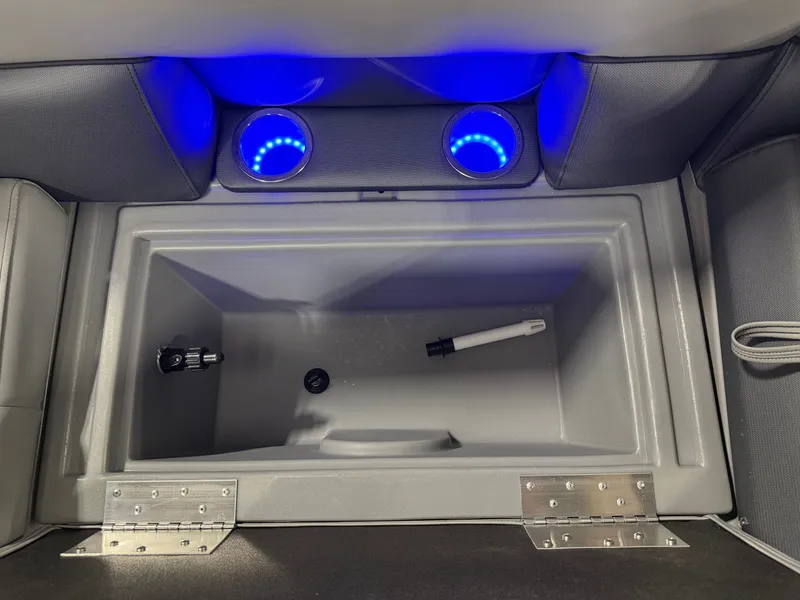 Slide: The Image of Bentley Pontoons Legacy 220 Navigator Quad Lounge & Honda 4-Stroke EFI 2025 - 22