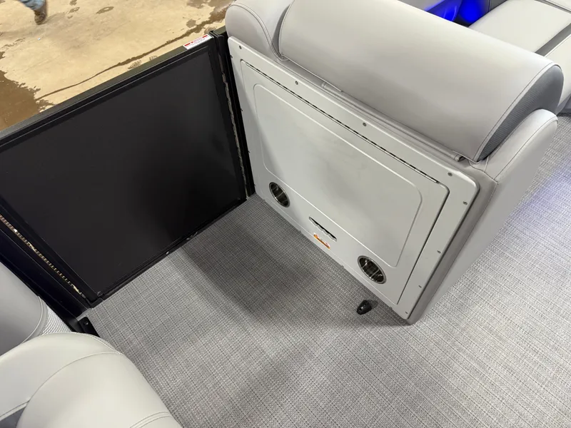 Slide: The Image of Bentley Pontoons Legacy 220 Navigator Quad Lounge & Honda 4-Stroke EFI 2025 - 23