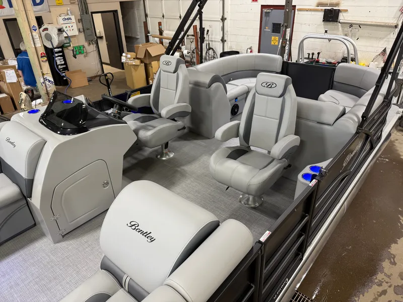 Slide: The Image of Bentley Pontoons Legacy 220 Navigator Quad Lounge & Honda 4-Stroke EFI 2025 - 3