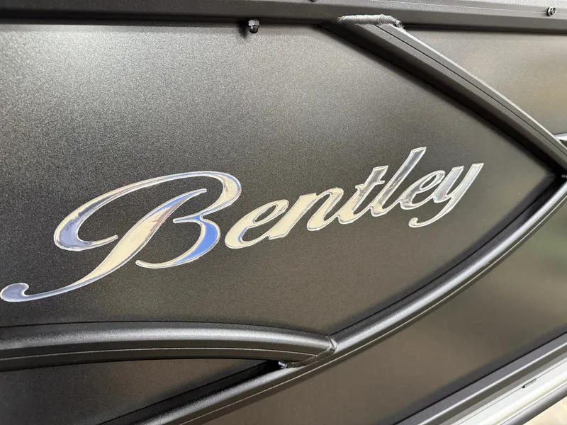 Slide: The Image of Bentley Pontoons Legacy 220 Navigator Quad Lounge & Honda 4-Stroke EFI 2025 - 34