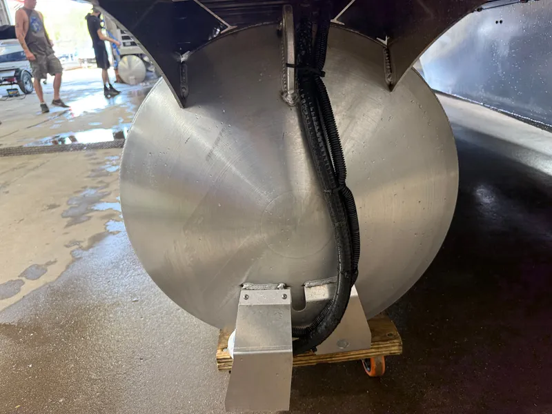 Slide: The Image of Bentley Pontoons Legacy 220 Navigator Quad Lounge & Honda 4-Stroke EFI 2025 - 36