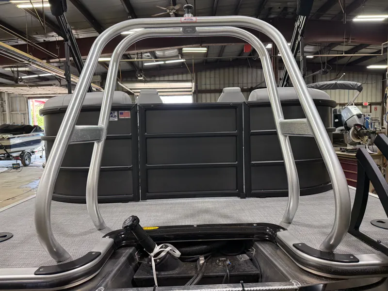 Slide: The Image of Bentley Pontoons Legacy 220 Navigator Quad Lounge & Honda 4-Stroke EFI 2025 - 38