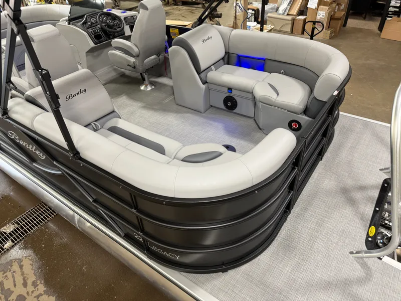 Slide: The Image of Bentley Pontoons Legacy 220 Navigator Quad Lounge & Honda 4-Stroke EFI 2025 - 4