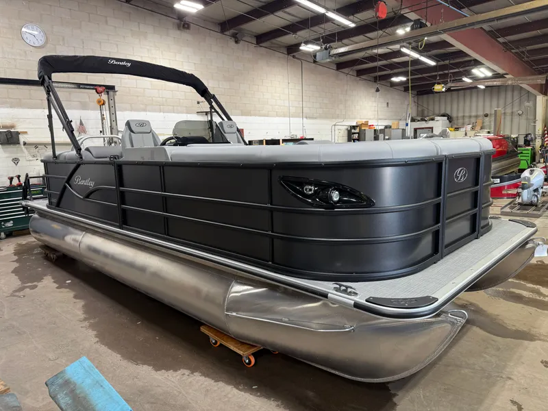 Slide: The Image of Bentley Pontoons Legacy 220 Navigator Quad Lounge & Honda 4-Stroke EFI 2025 - 41