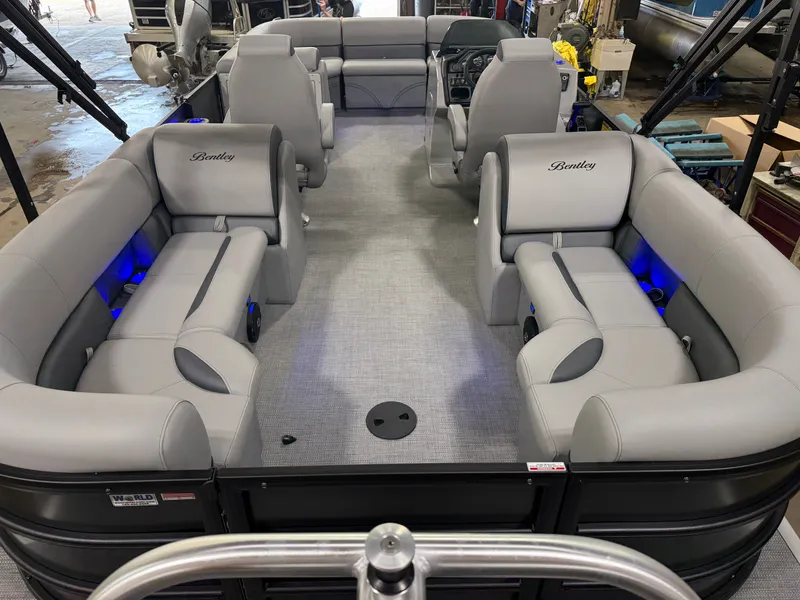 Slide: The Image of Bentley Pontoons Legacy 220 Navigator Quad Lounge & Honda 4-Stroke EFI 2025 - 6