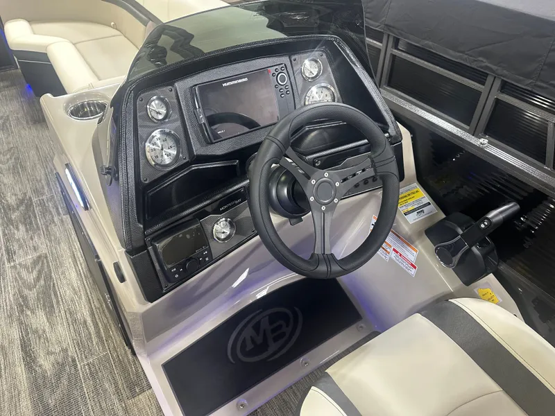 Slide: The Image of Montego Bay 8522 Fish & Cruise Deluxe Pontoon & Honda 4-Stroke EFI 2025 - 11
