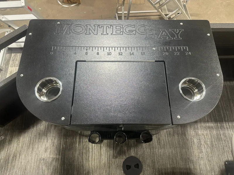 Slide: The Image of Montego Bay 8522 Fish & Cruise Deluxe Pontoon & Honda 4-Stroke EFI 2025 - 17