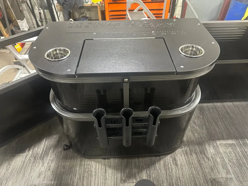 Slide: The Image of Montego Bay 8522 Fish & Cruise Deluxe Pontoon & Honda 4-Stroke EFI 2025 - 18