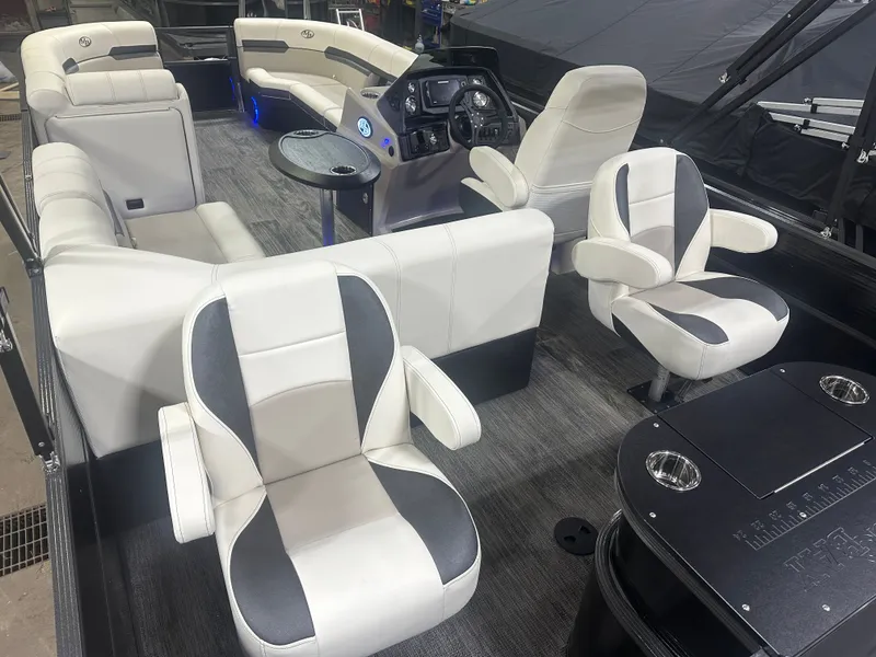 Slide: The Image of Montego Bay 8522 Fish & Cruise Deluxe Pontoon & Honda 4-Stroke EFI 2025 - 20