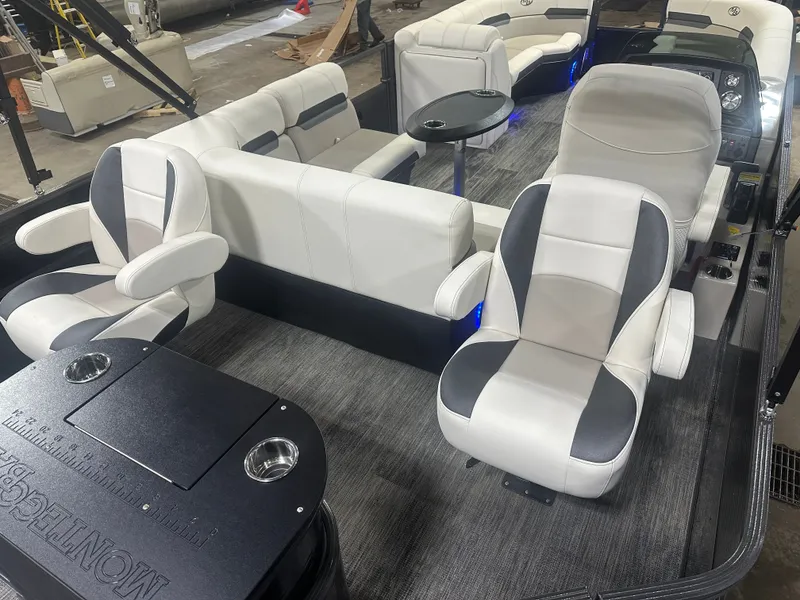 Slide: The Image of Montego Bay 8522 Fish & Cruise Deluxe Pontoon & Honda 4-Stroke EFI 2025 - 21