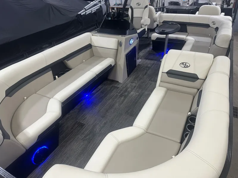 Slide: The Image of Montego Bay 8522 Fish & Cruise Deluxe Pontoon & Honda 4-Stroke EFI 2025 - 29