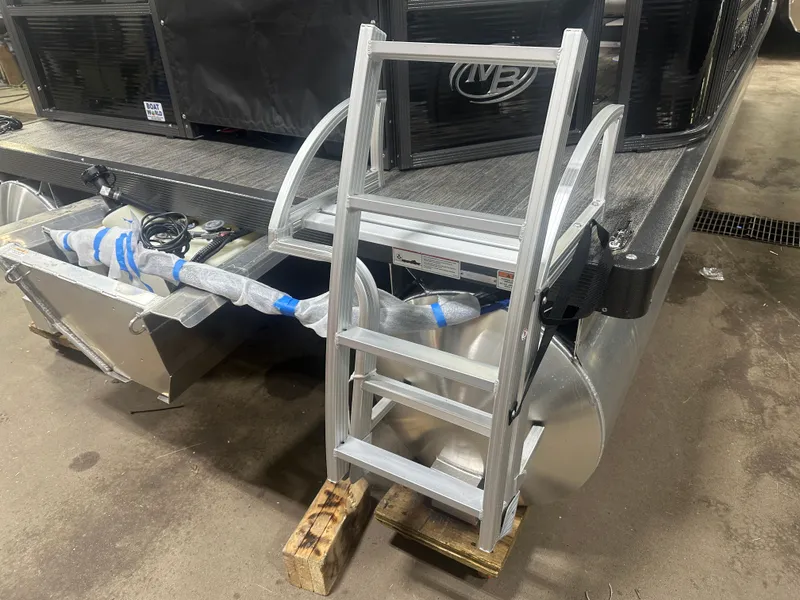 Slide: The Image of Montego Bay 8522 Fish & Cruise Deluxe Pontoon & Honda 4-Stroke EFI 2025 - 41