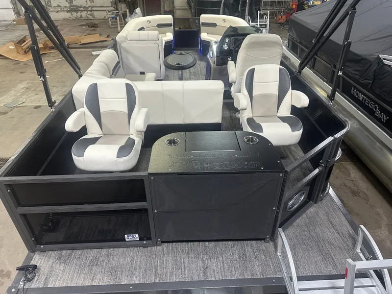Slide: The Image of Montego Bay 8522 Fish & Cruise Deluxe Pontoon & Honda 4-Stroke EFI 2025 - 5