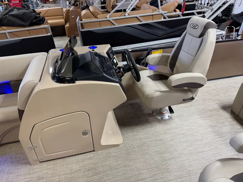 Slide: The Image of Bentley Pontoons Legacy 223 Swingback Tritoon & Honda 4-Stroke EFI 2025 - 12