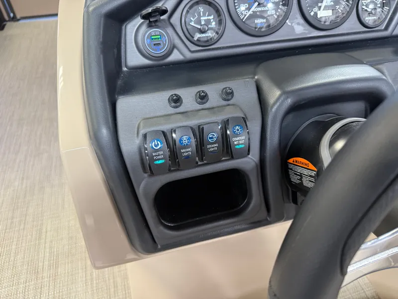 Slide: The Image of Bentley Pontoons Legacy 223 Swingback Tritoon & Honda 4-Stroke EFI 2025 - 15