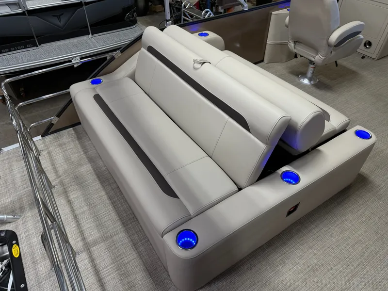 Slide: The Image of Bentley Pontoons Legacy 223 Swingback Tritoon & Honda 4-Stroke EFI 2025 - 21