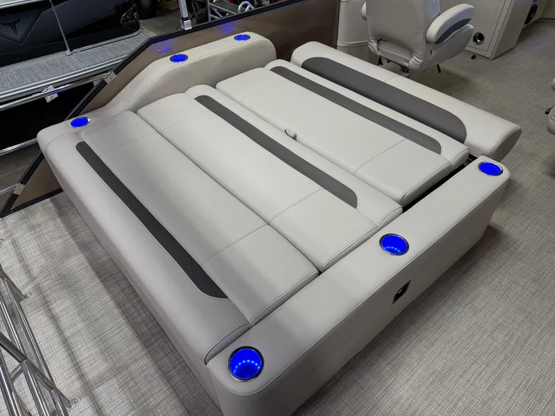 Slide: The Image of Bentley Pontoons Legacy 223 Swingback Tritoon & Honda 4-Stroke EFI 2025 - 23