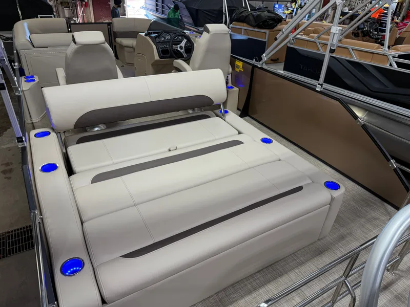 Slide: The Image of Bentley Pontoons Legacy 223 Swingback Tritoon & Honda 4-Stroke EFI 2025 - 25