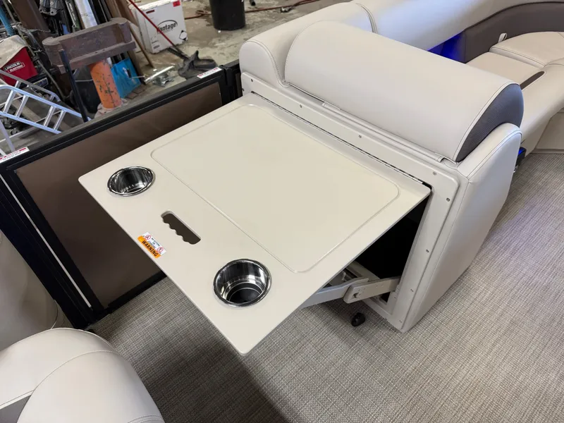 Slide: The Image of Bentley Pontoons Legacy 223 Swingback Tritoon & Honda 4-Stroke EFI 2025 - 31