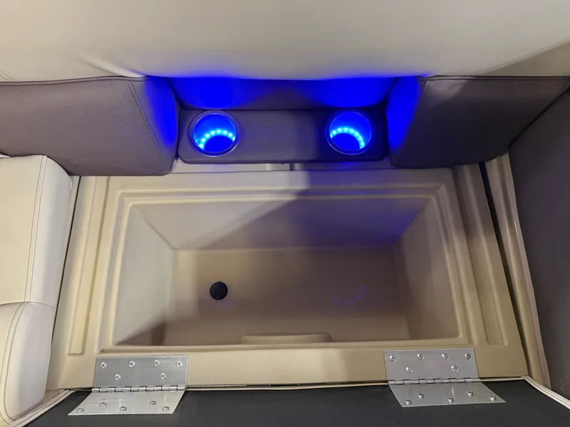 Slide: The Image of Bentley Pontoons Legacy 223 Swingback Tritoon & Honda 4-Stroke EFI 2025 - 36