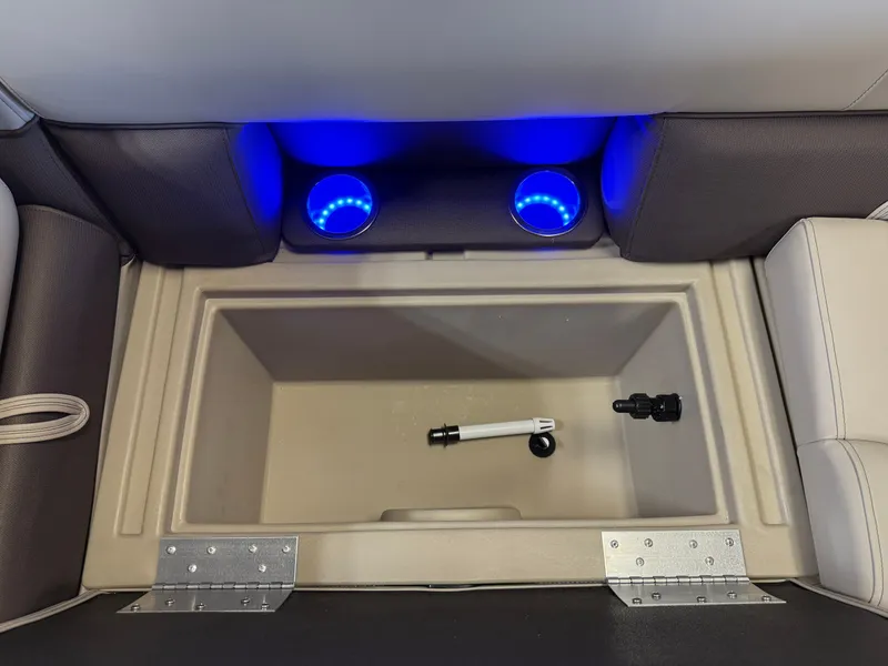 Slide: The Image of Bentley Pontoons Legacy 223 Swingback Tritoon & Honda 4-Stroke EFI 2025 - 37