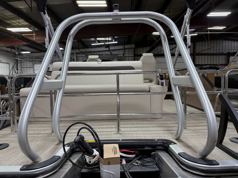 Slide: The Image of Bentley Pontoons Legacy 223 Swingback Tritoon & Honda 4-Stroke EFI 2025 - 48