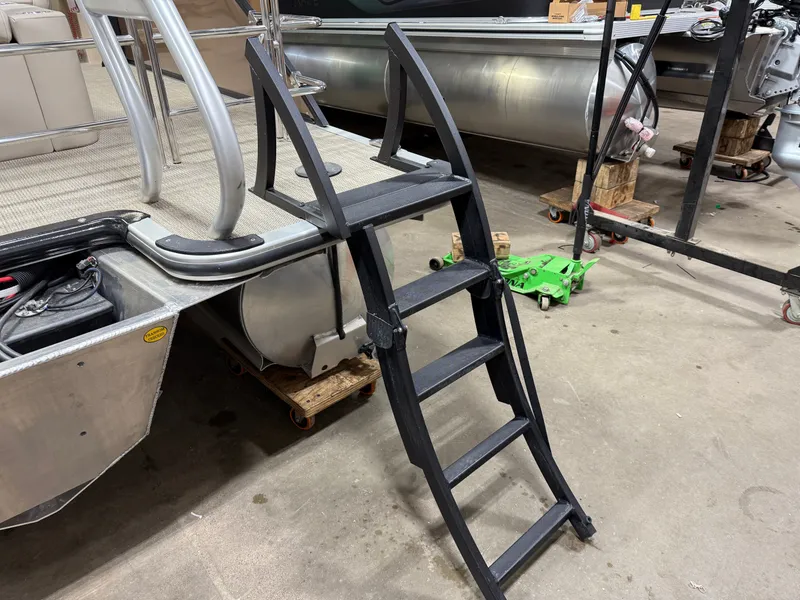 Slide: The Image of Bentley Pontoons Legacy 223 Swingback Tritoon & Honda 4-Stroke EFI 2025 - 49