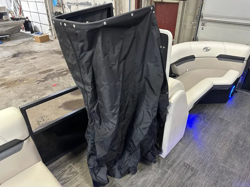 Slide: The Image of Montego Bay 150HP Fish & Cruise 8522 Tritoon 2025 - 27