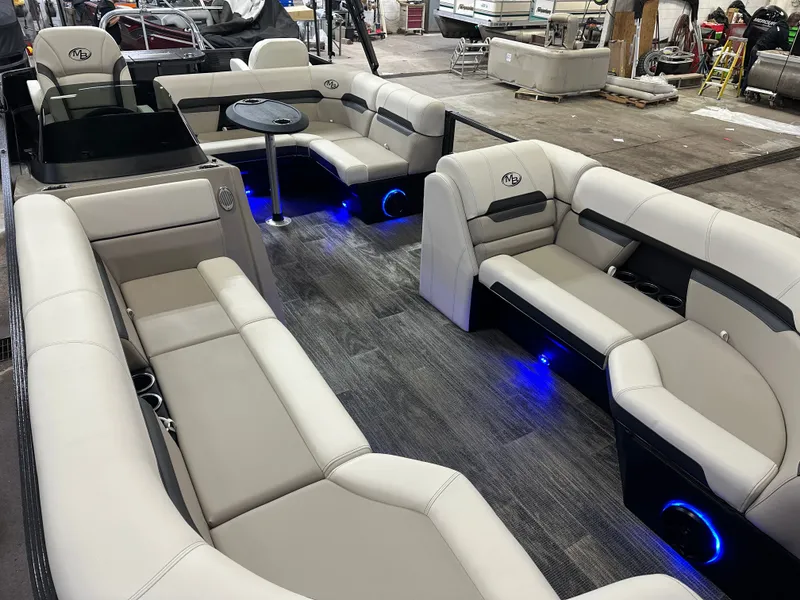 Slide: The Image of Montego Bay 150HP Fish & Cruise 8522 Tritoon 2025 - 33