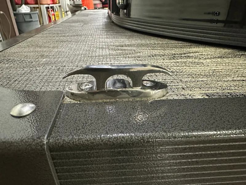 Slide: The Image of Montego Bay 150HP Fish & Cruise 8522 Tritoon 2025 - 36