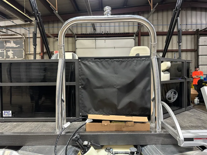 Slide: The Image of Montego Bay 150HP Fish & Cruise 8522 Tritoon 2025 - 42